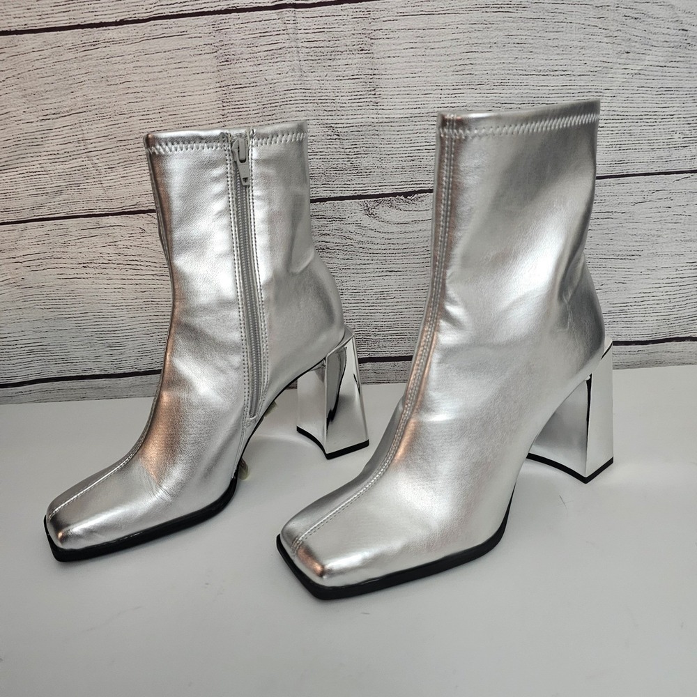 GB Gianni Bini Border-Line Size 9 Silver Shimmer Boots Mirror Heel *Scuffs NWOB